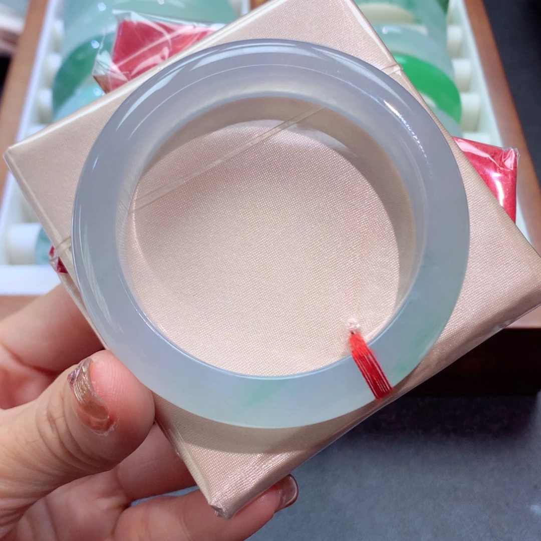 翡翠未镶嵌手镯3号