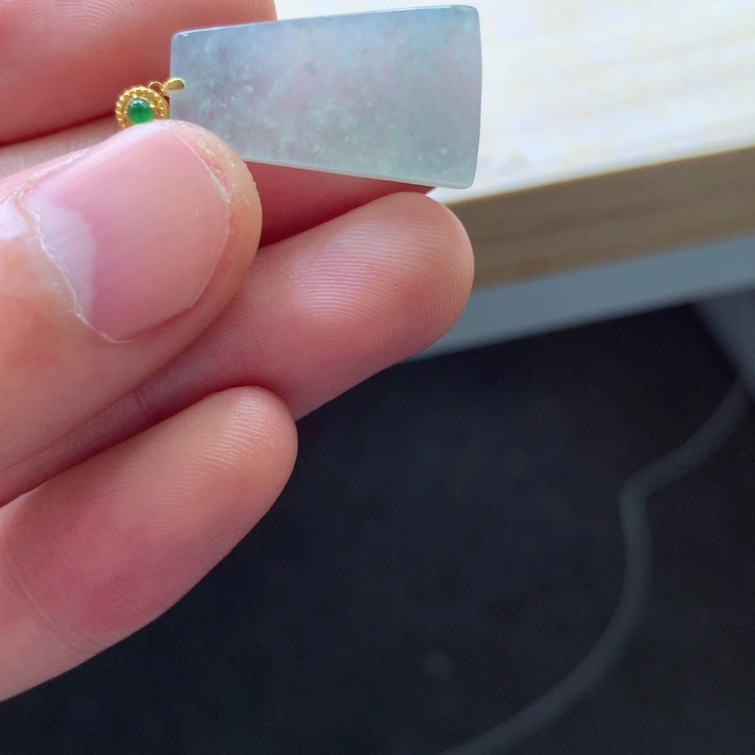 翡翠颈饰未镶嵌吊坠