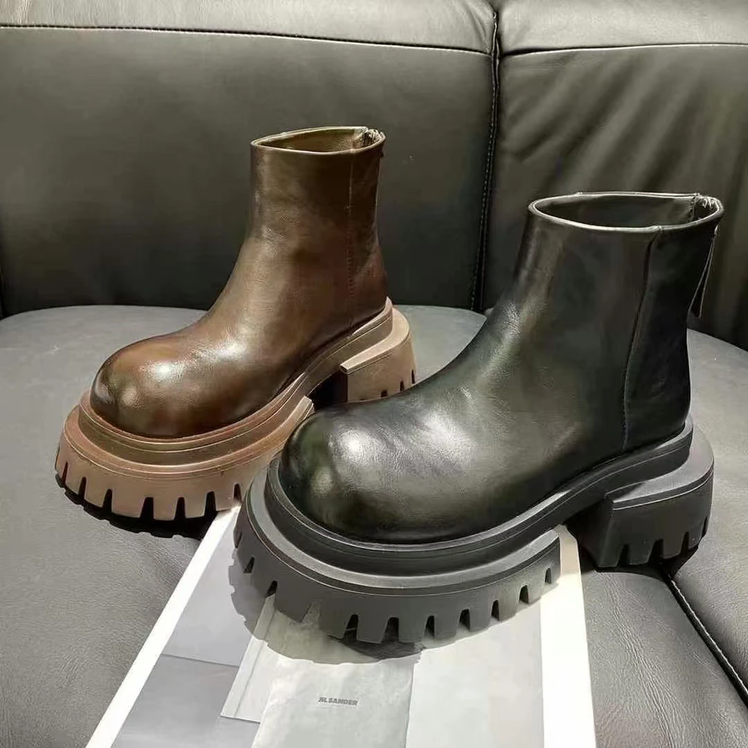 王琳家两色马丁靴