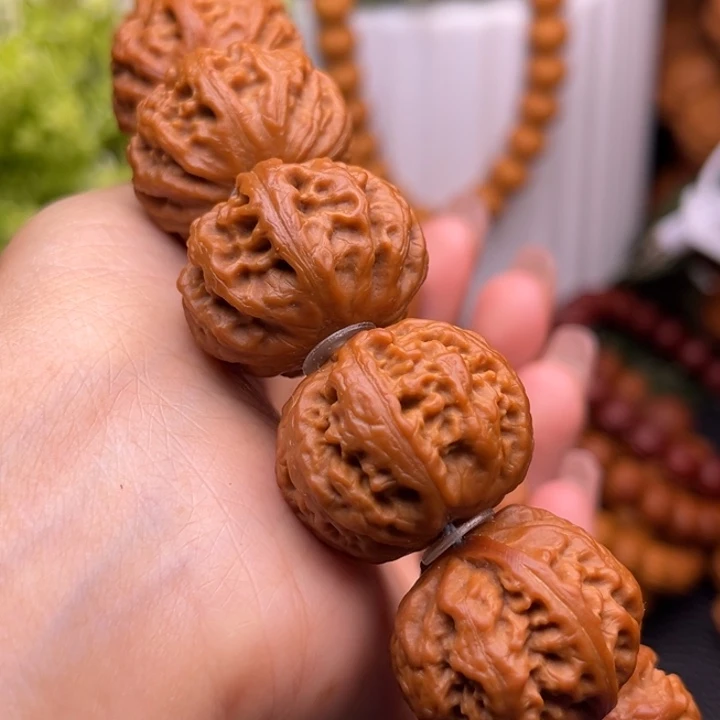 猴头核桃吊坠秋子