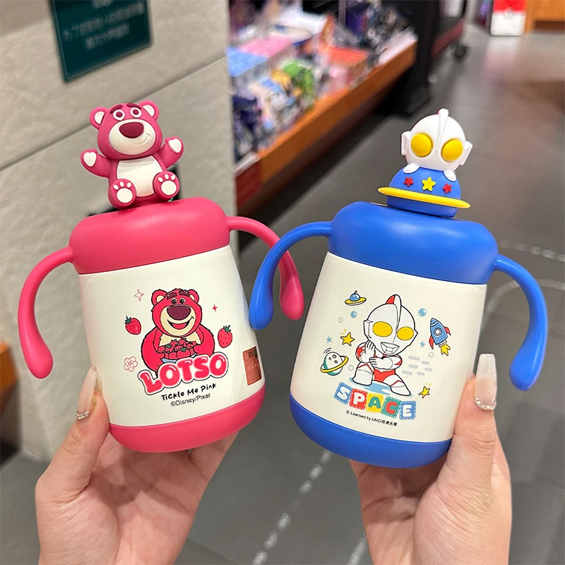 草莓熊儿童手柄保温杯不锈钢带吸管防呛男女生水杯幼儿园便携防摔