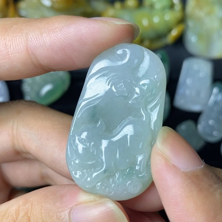 翡翠未镶嵌颈饰翡翠