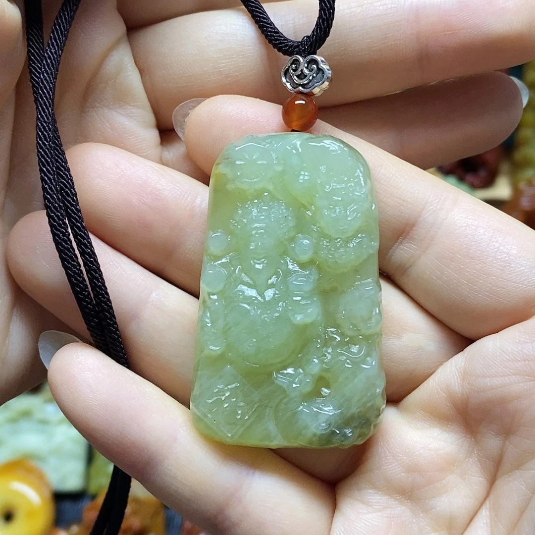 岫玉未镶嵌吊坠(赠链)