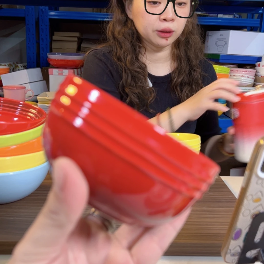 陶瓷轻虹红色米饭碗