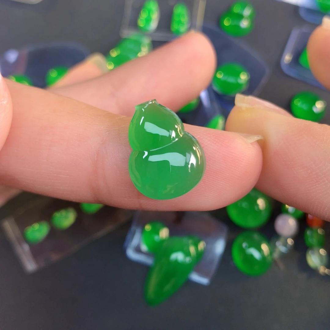 翡翠裸石14.3-11.07-3.48