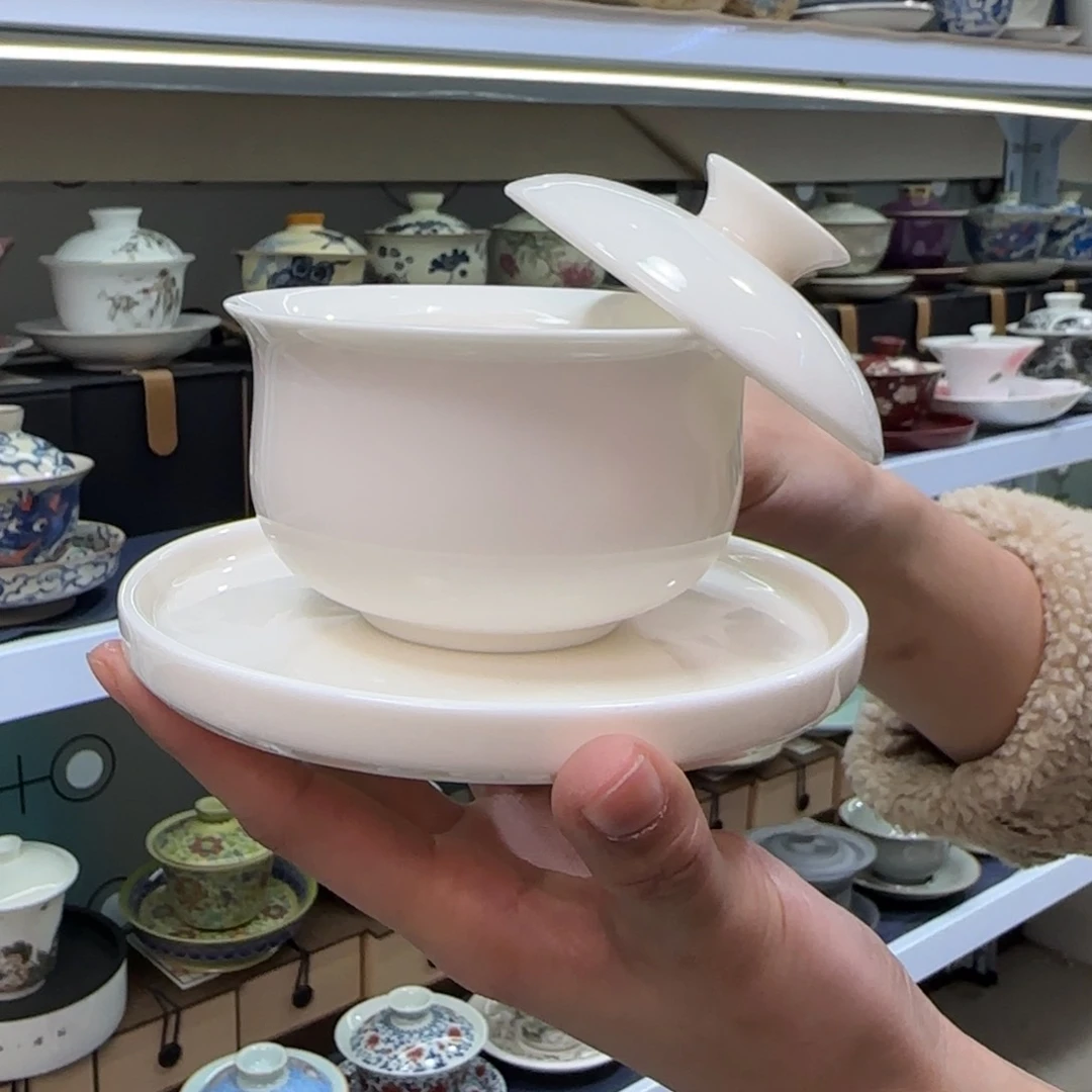 高温下的高温天气使人心情愉悦