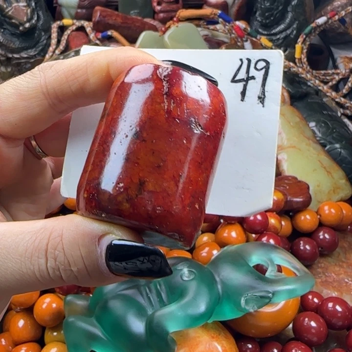 未镶嵌透闪石质玉珠宝奇石