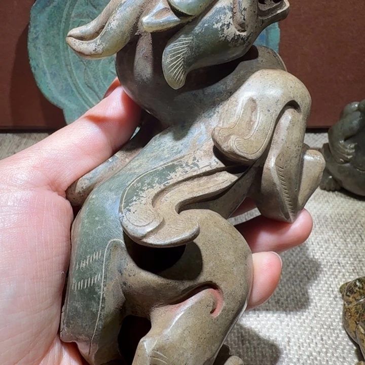 用***2和田玉（糖玉）未镶嵌颈饰