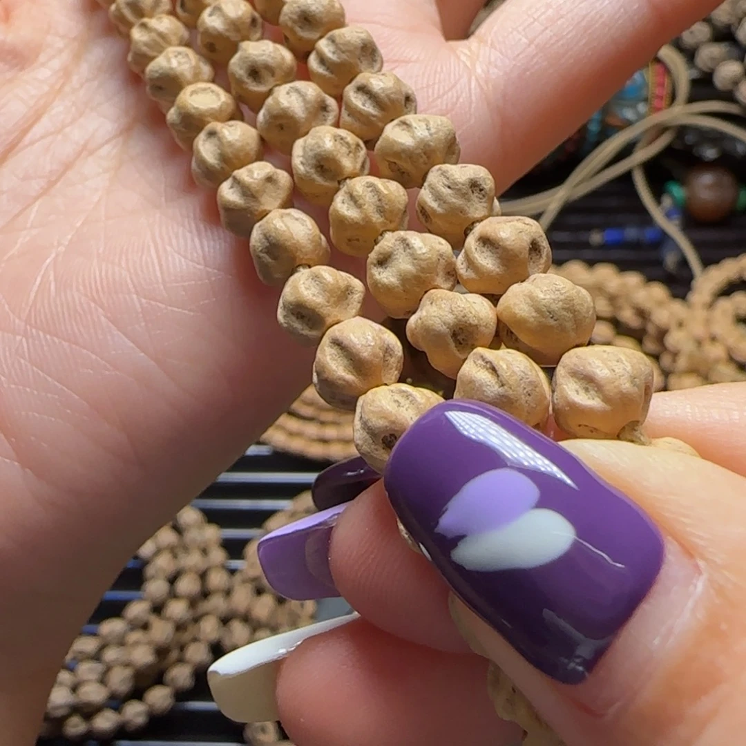 哥***o柏香籽/百香籽吊坠