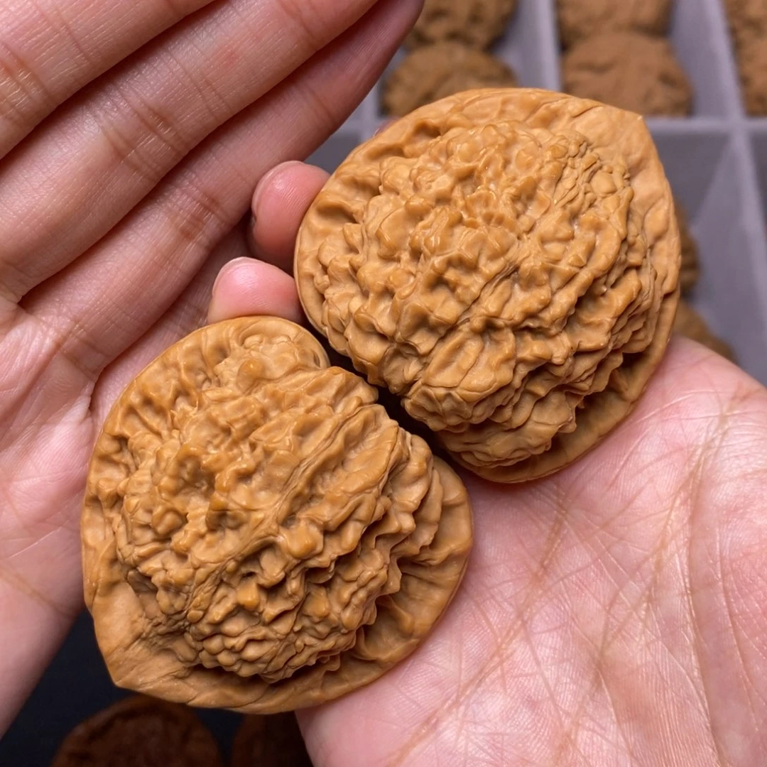 文玩核桃吊坠原桩麒麟纹