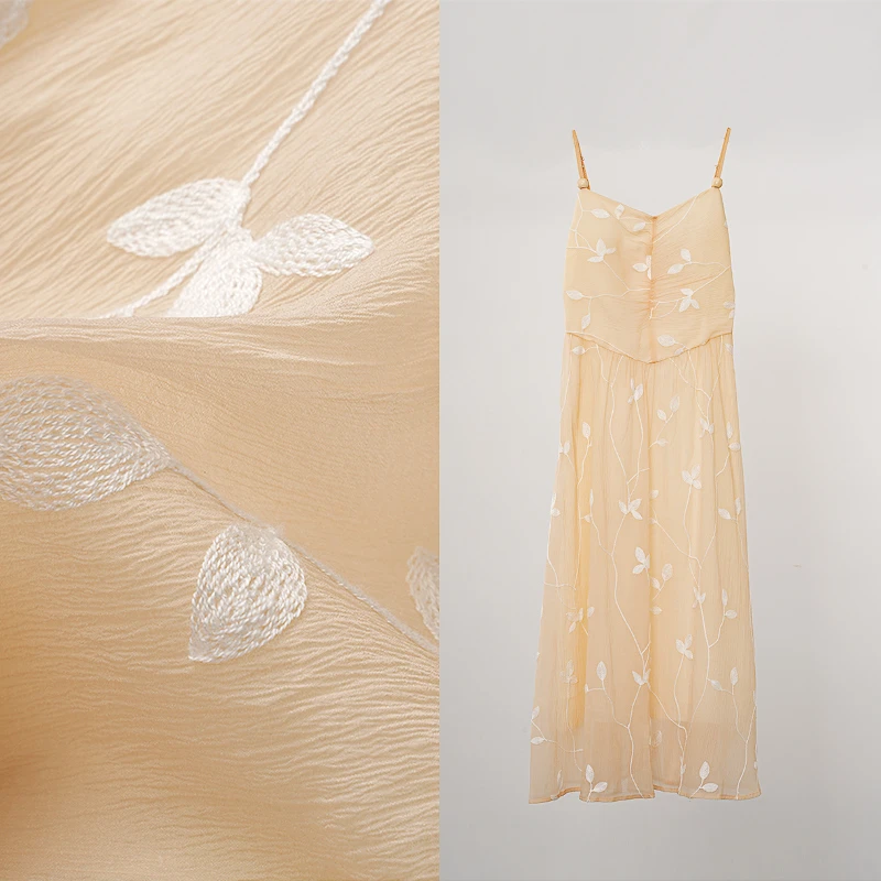 2025新款夏季气质刺绣花纹吊带法式连衣裙长款时尚显瘦22046L119