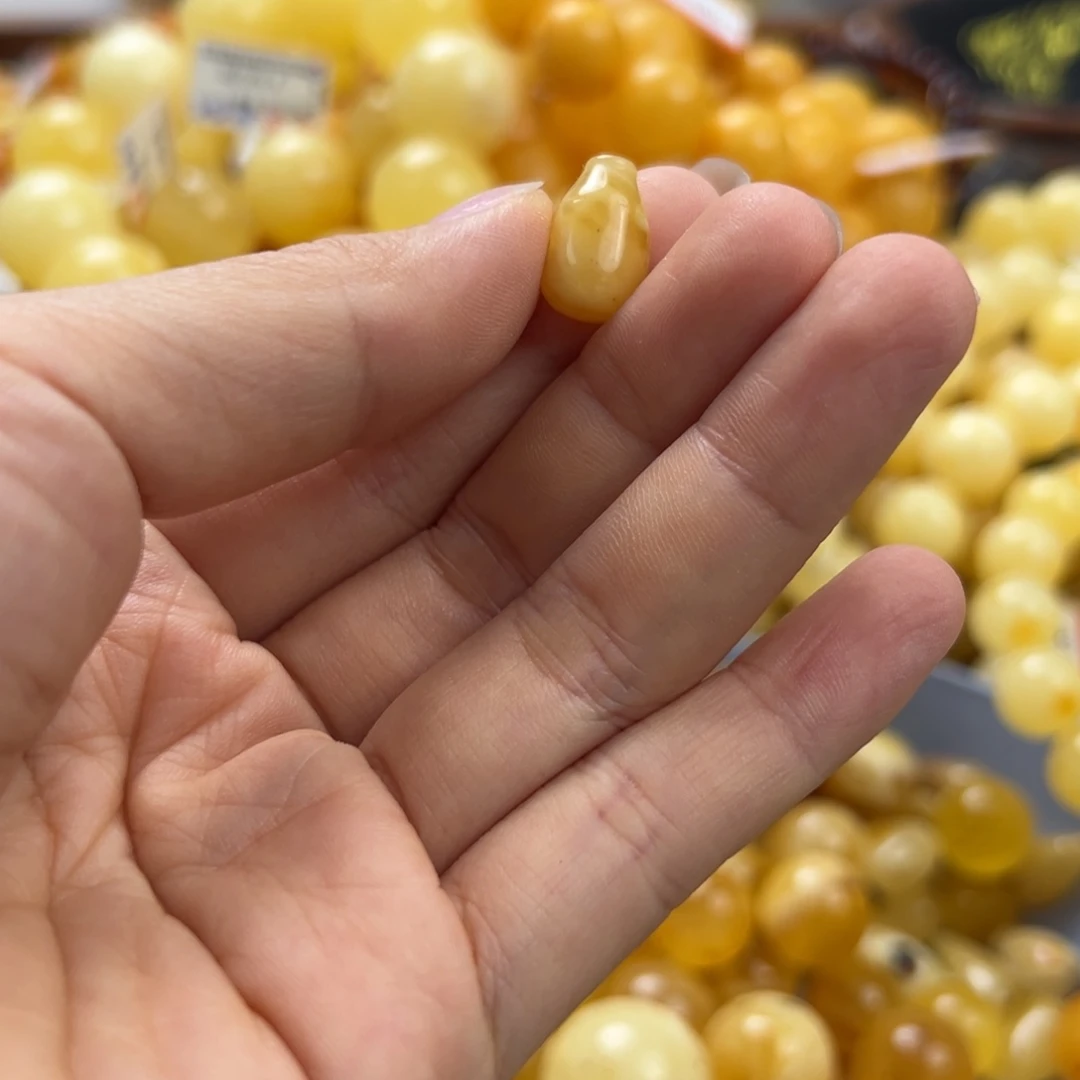未镶嵌琥珀珠宝奇石
