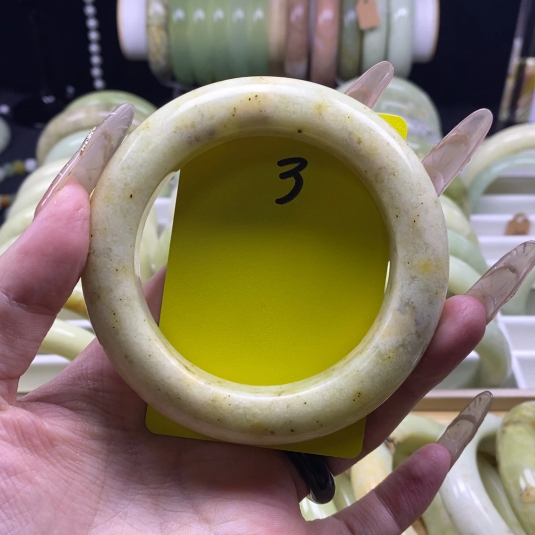 蛇纹石玉未镶嵌手镯60.6