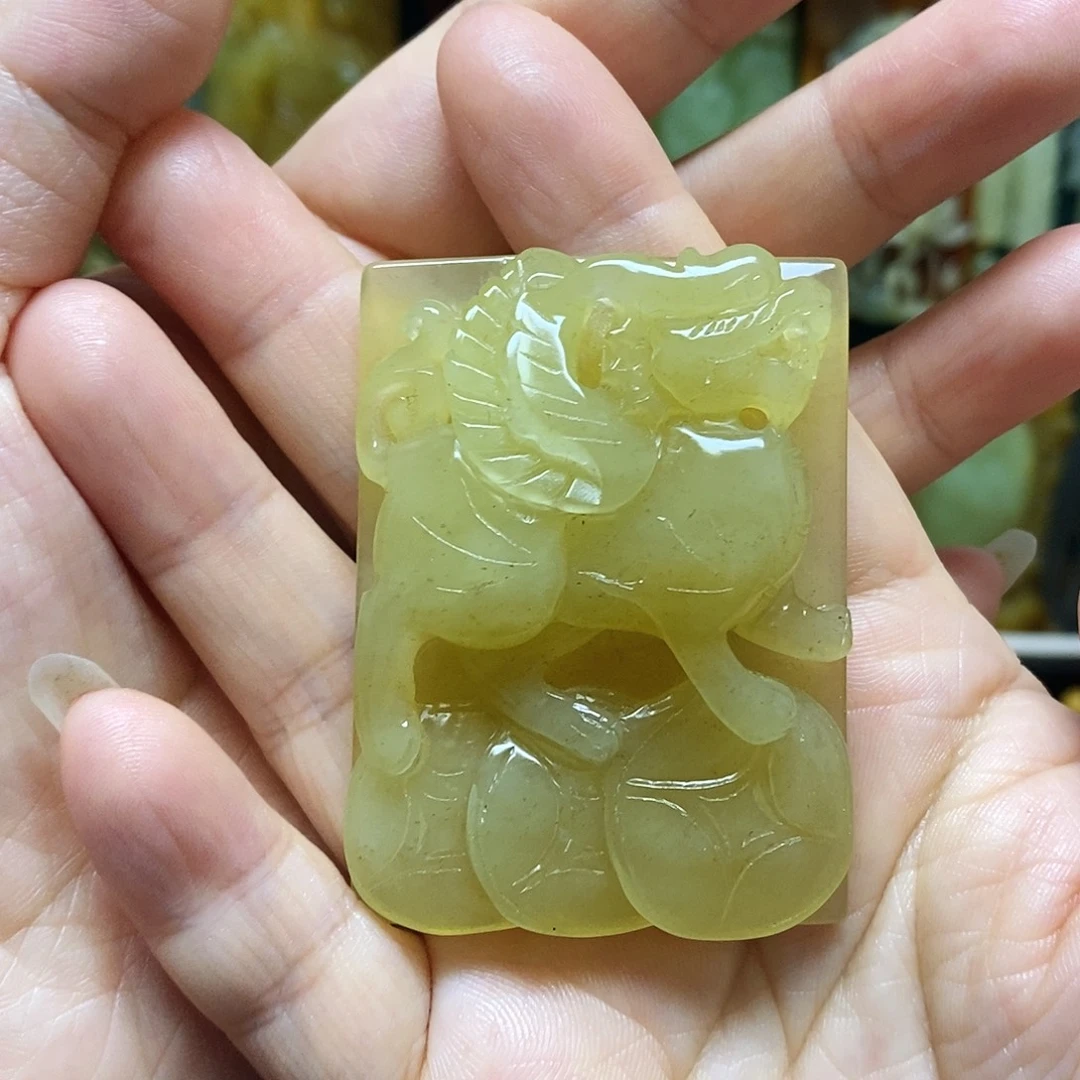 岫玉未镶嵌吊坠(赠链)