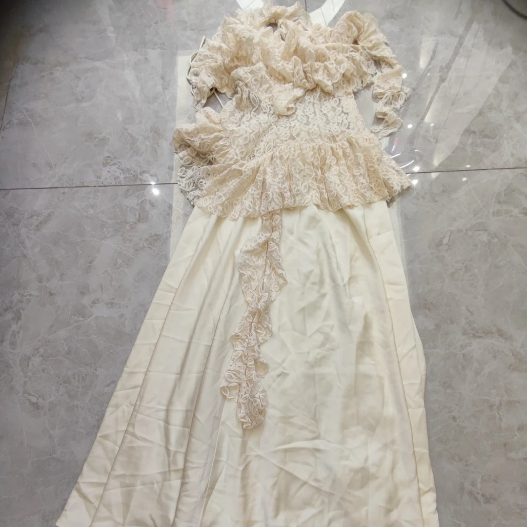 设计师款蕾丝拼接连衣裙