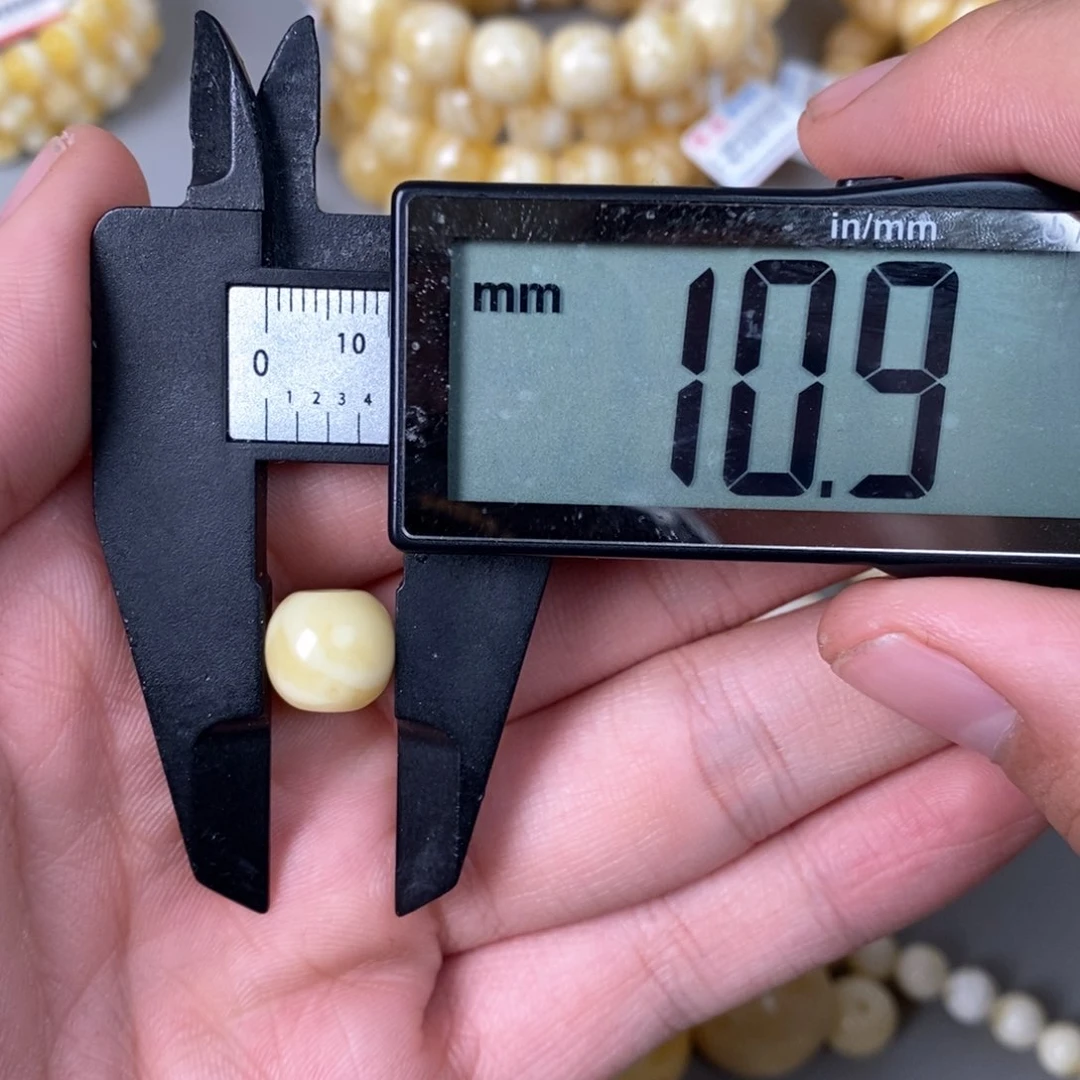 琥珀珠宝奇石未镶嵌心****缘