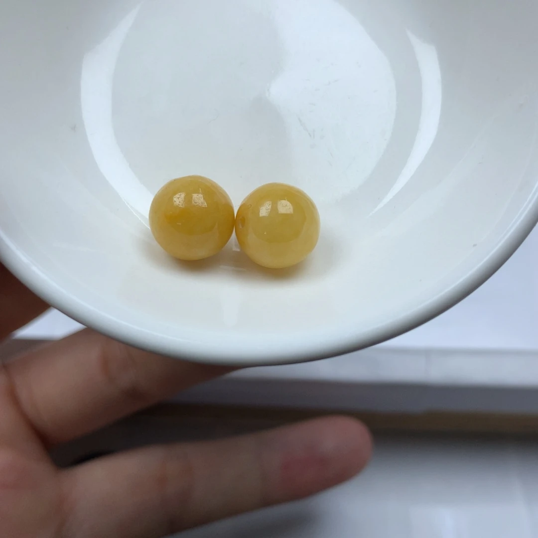 翡翠颈饰未镶嵌卡10.3。2颗。