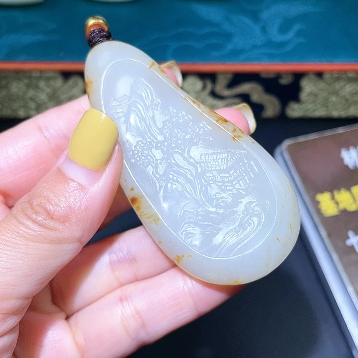高***！颈饰未镶嵌和田玉