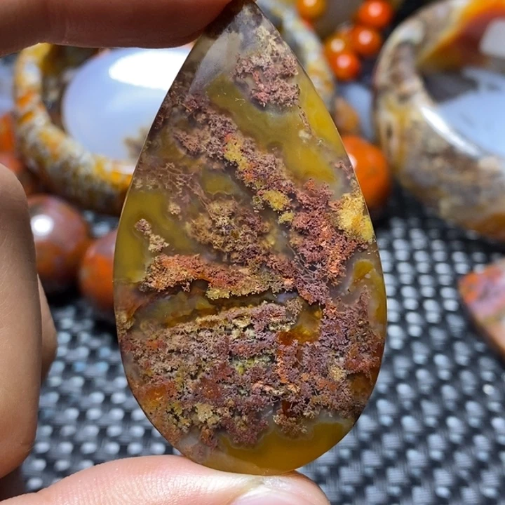 玛瑙/玉髓颈饰未镶嵌逸*