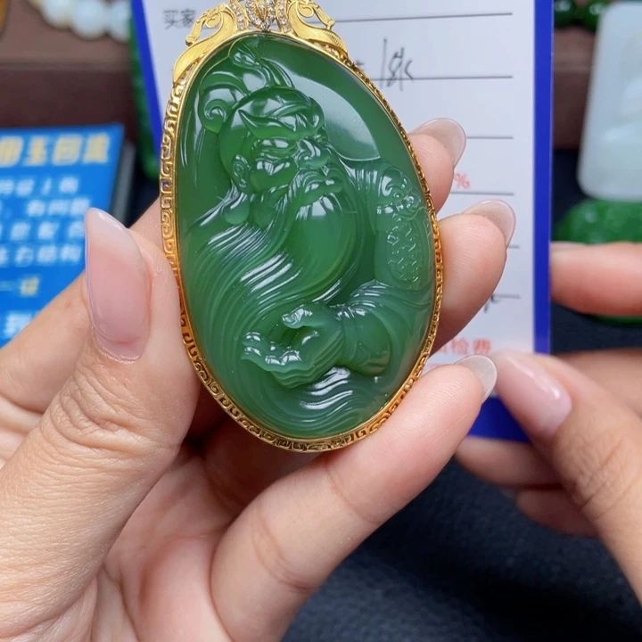 和田玉18K金镶嵌颈饰