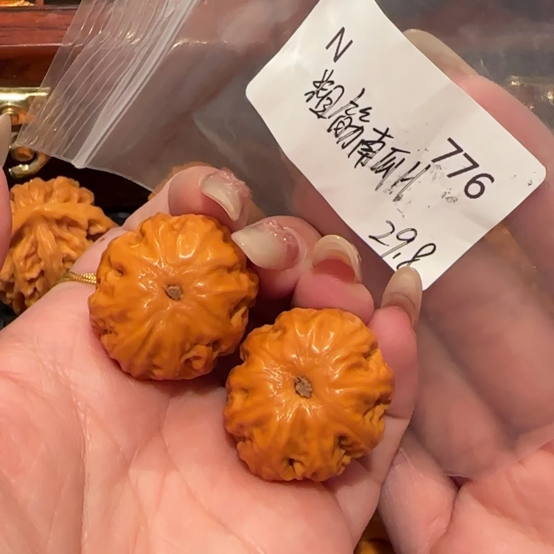 文玩核桃吊坠K*。粗筋南瓜手捻29精品