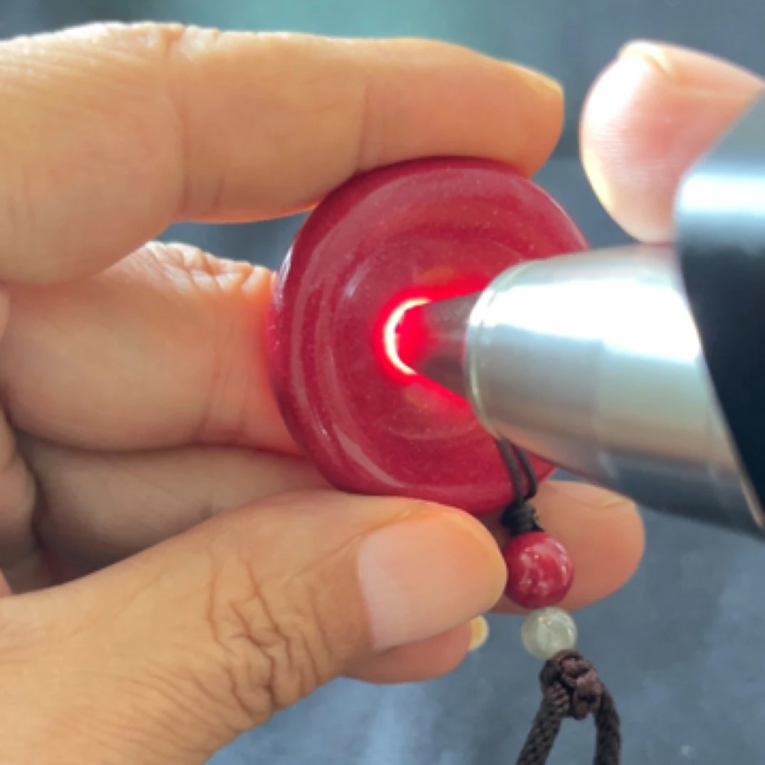 含辰砂工艺品红晶砂“平安扣”，保真、保天然、高含量吊坠，净28克左右