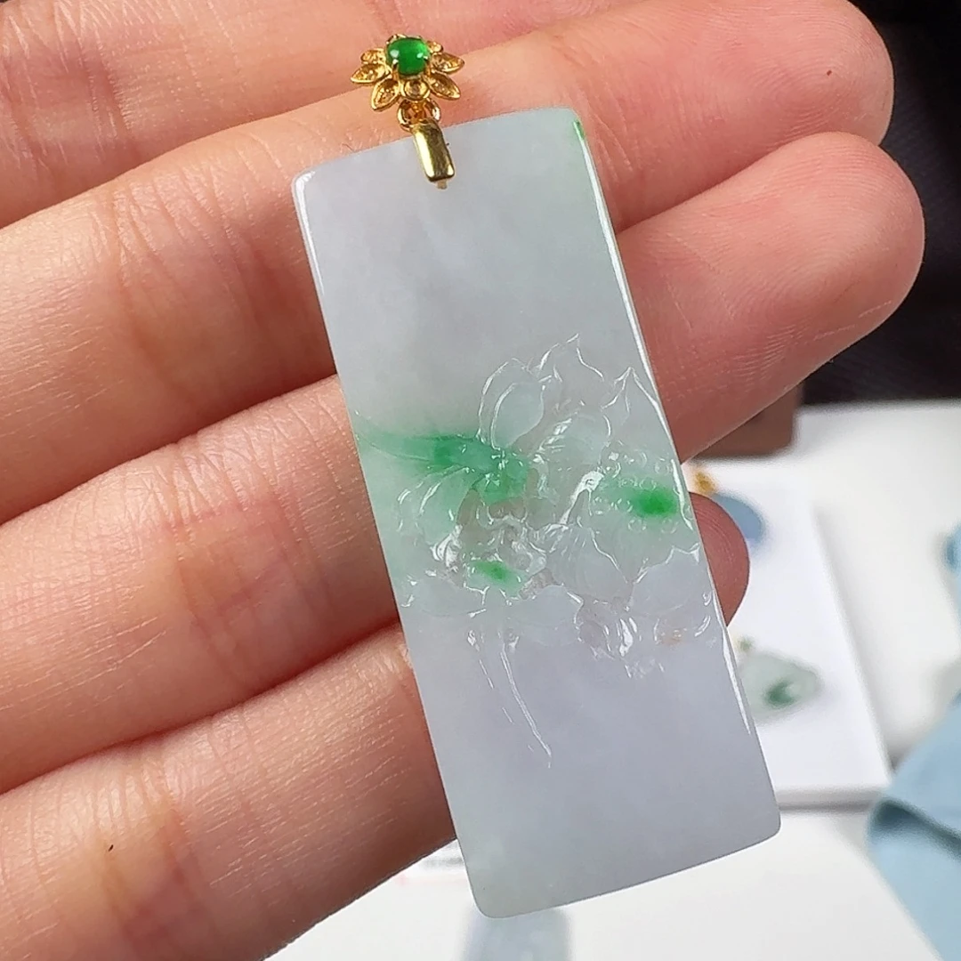 翡翠18K金镶嵌颈饰