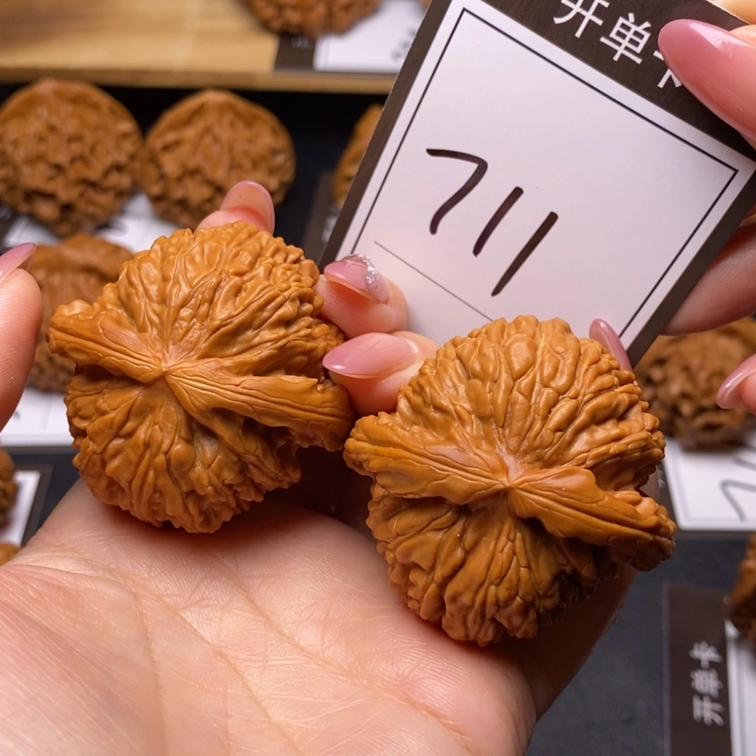 文玩核桃把件47白狮子711