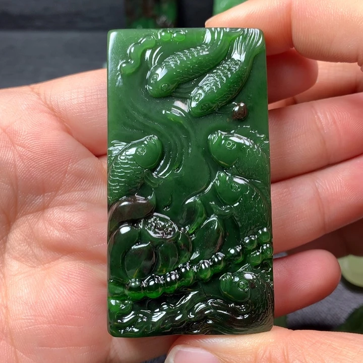 O***t和田玉未镶嵌颈饰