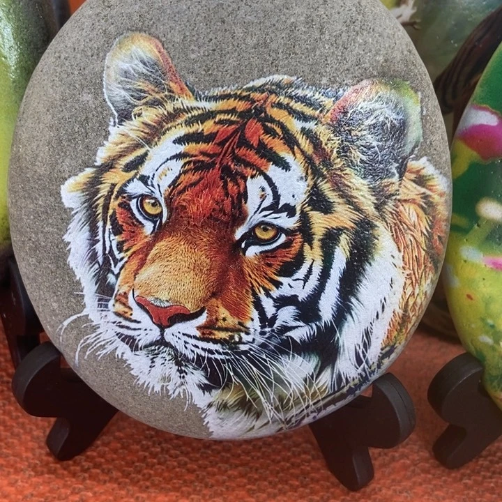 石材虎头摆件真美啊