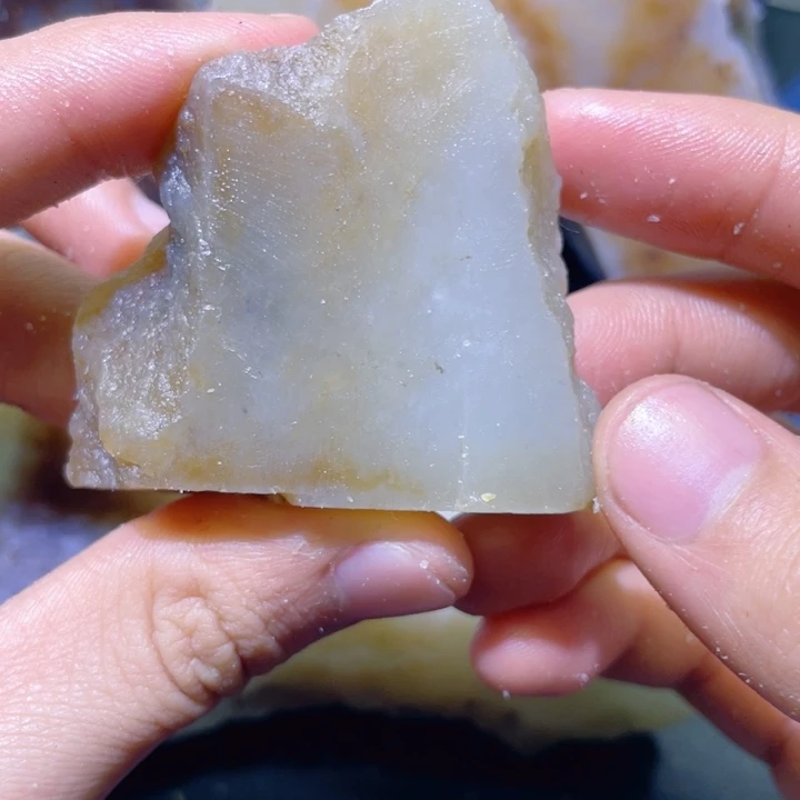 和田玉未镶嵌珠宝半成品