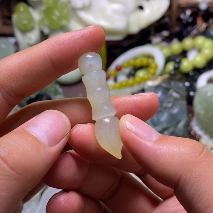 岫玉未镶嵌岫玉颈饰