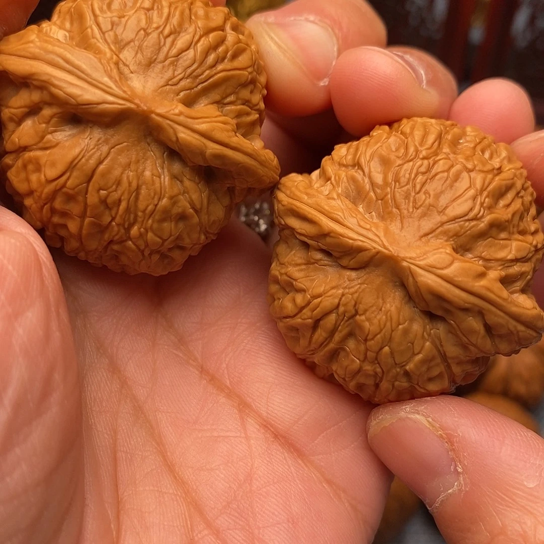 Q***！文玩核桃把件全品绝配乾隆磨39尺