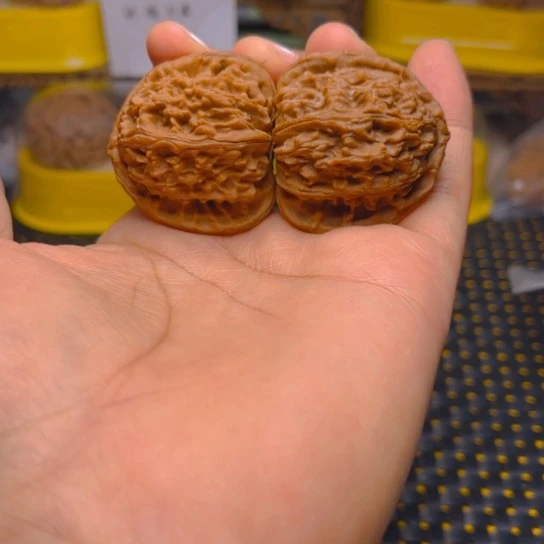 瑞***泽吊坠文玩核桃白狮