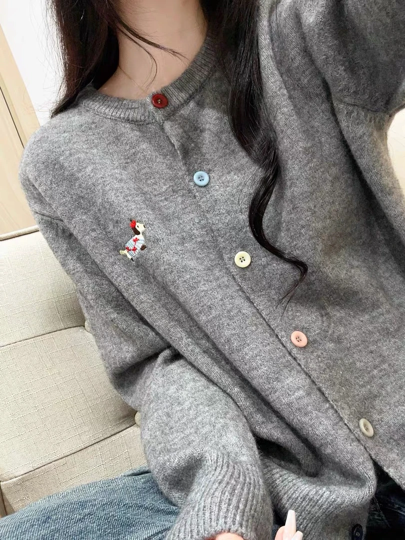 清仓 贵宾刺绣小狗减龄百搭圆领针织开衫女基础版长袖毛衣