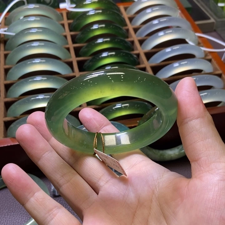 未镶嵌蛇纹石玉手镯56
