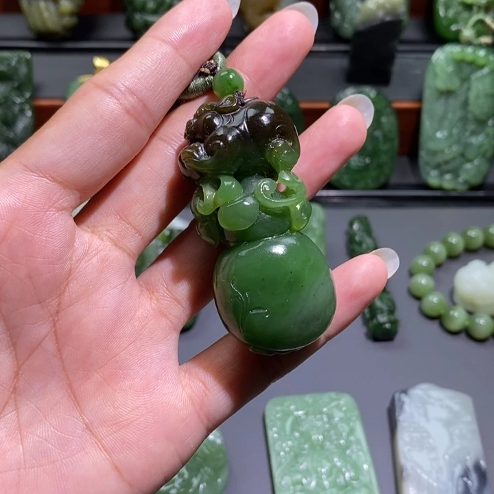 未镶嵌和田玉挂件