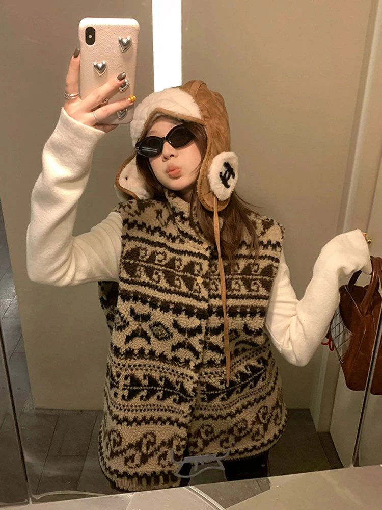 费尔岛提花羊羔毛马甲女2025新款立领韩系环保麂皮绒皮毛一体马甲