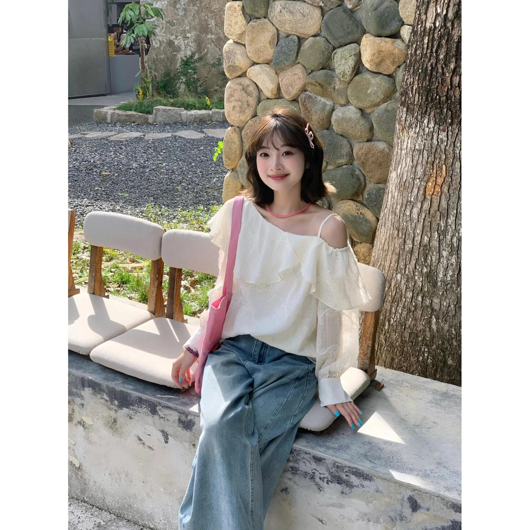 千金清冷感贵系衣服简约斜肩上衣女装修身显瘦牛仔裤套装