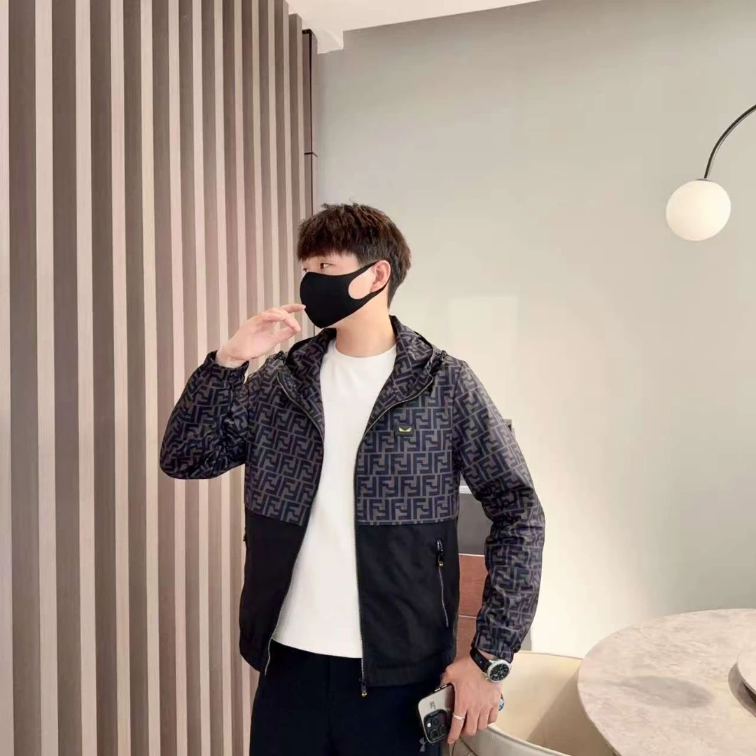 抗起球秋季夏季印花冲锋衣连帽夹克秋冬常规经典立领