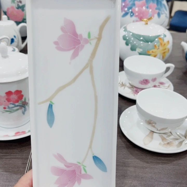 釉下五彩瓷的制作工艺与