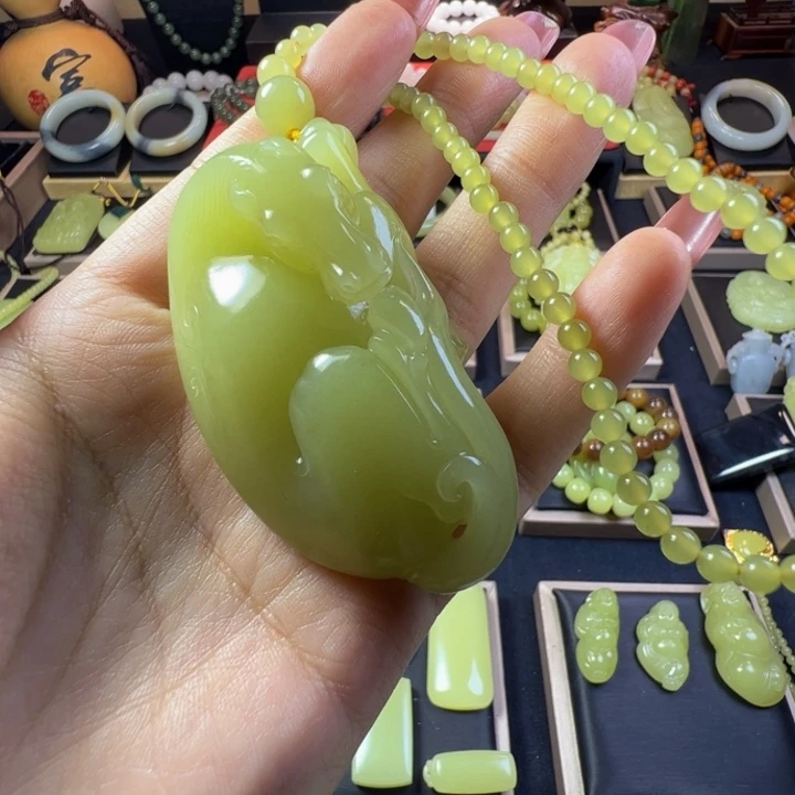 和田玉（黄玉）未镶嵌颈饰