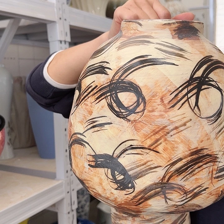 景德镇陶瓷花瓶工厂