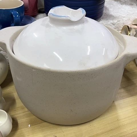 微瑕，明火，口径24，高度14，底部有缺瓷，