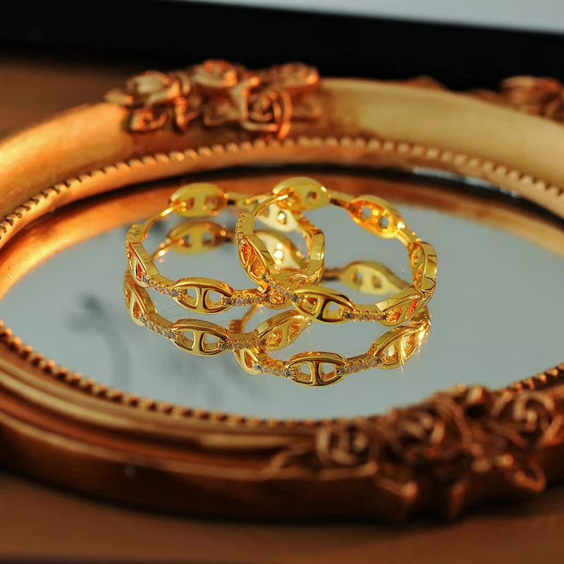 铜合金合成锆石耳饰 D146---时尚环环相扣百搭简约耳圈