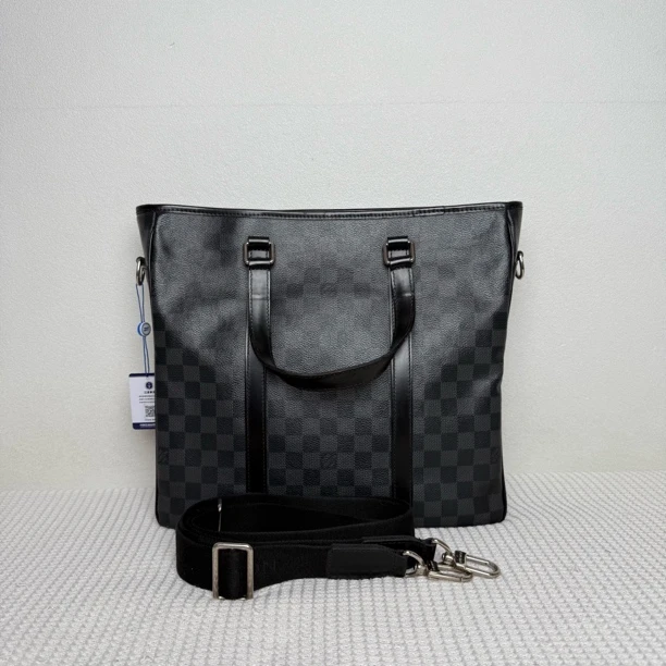 95新 LouisVuitton/路易威登 7049/男士时尚黑棋盘格小号托特包