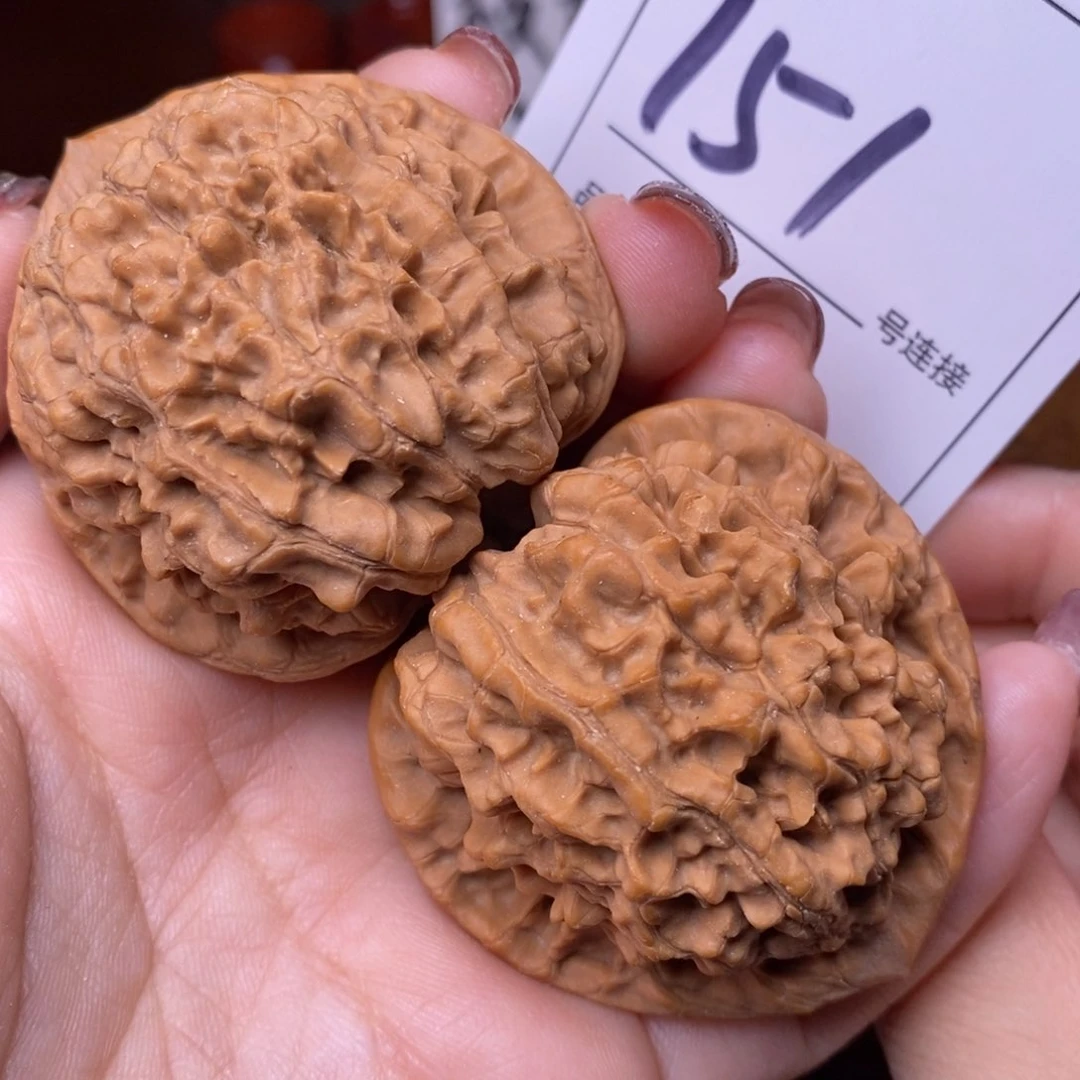 文玩核桃把件151官帽4.8白茶