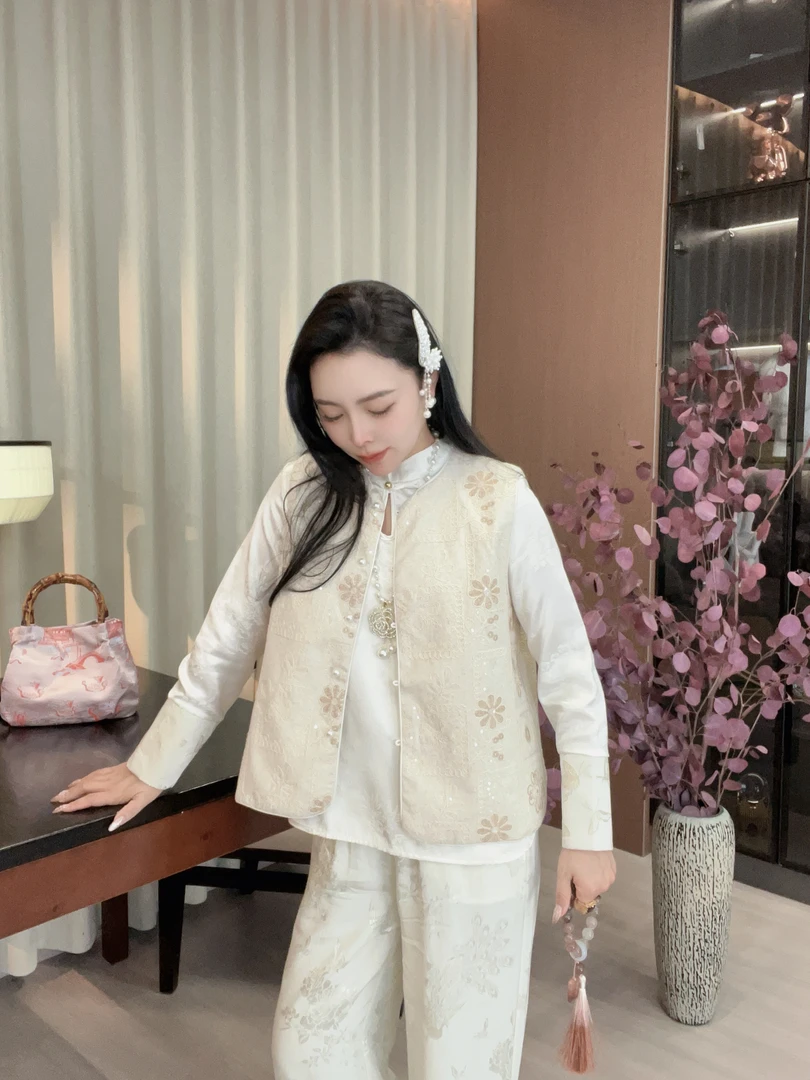 大文子 ·YW ·【静心】早春上新新中式马甲刺绣提花工艺气质古朴款