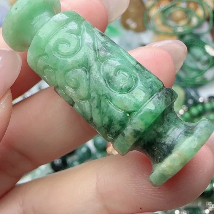 翡翠未镶嵌颈饰天然A货43
