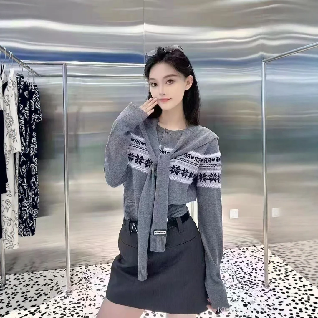 现货【Rv披肩费尔岛短款毛衣】2025冬修身设计师款带围巾提花针织衫